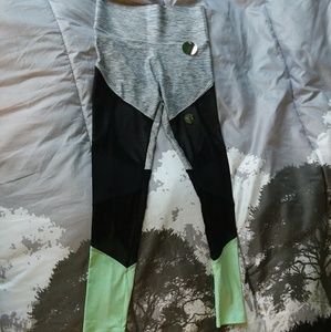 XSOLDX NWT VS Bonded Leggings